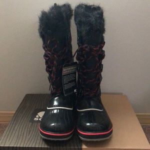SOREL TOFINO BOOTS